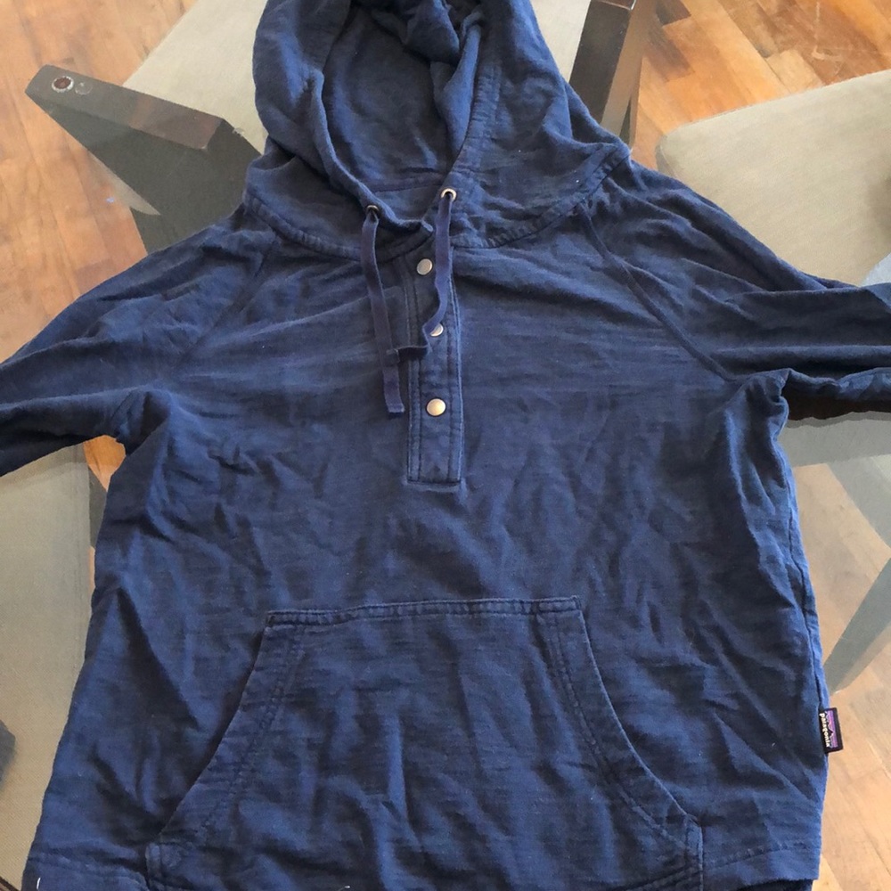 ❌ SOLD ❌ Patagonia blue light jacket